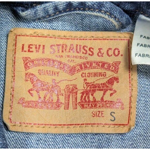Levis Trucker Jacket Womens Small Blue Denim Jean Red Tab Pockets Classic - Picture 3 of 7